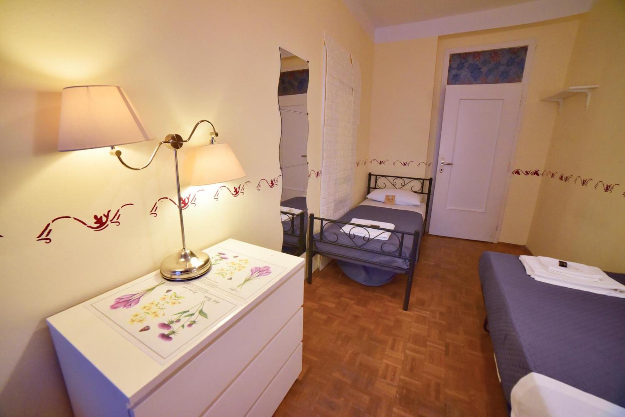 Barcolana Lodge - Hostel Трієст Екстер'єр фото